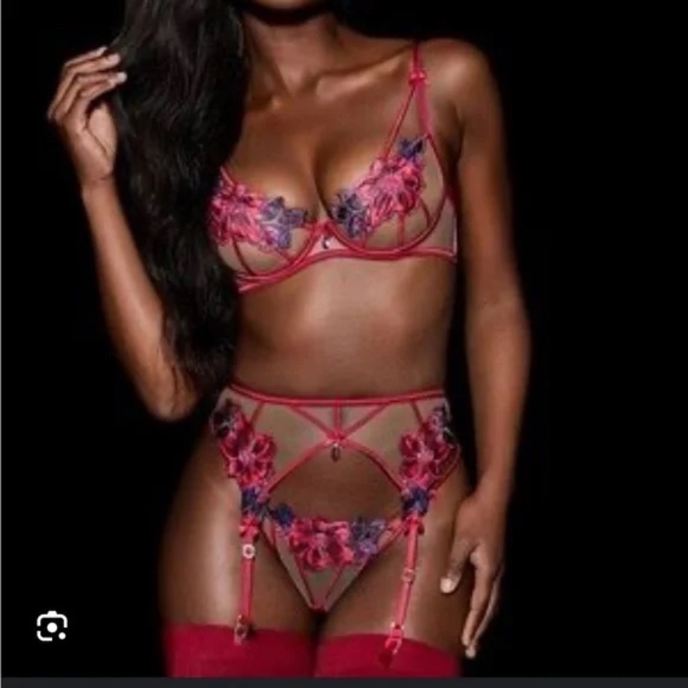 Never worn Honey Birdette MaryMay 34D with Small Thongs set